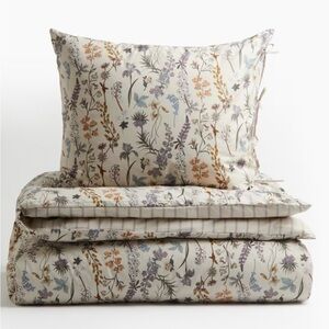 IKEA Cream Duvet Cover twin with Floral Design - new
